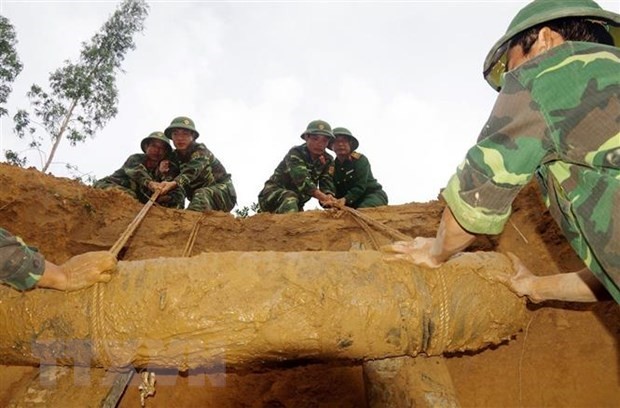 Phối hợp khảo sát khắc phục hậu quả bom, mìn, vật liệu nổ trên địa bàn tỉnh Lạng Sơn   - ảnh 1