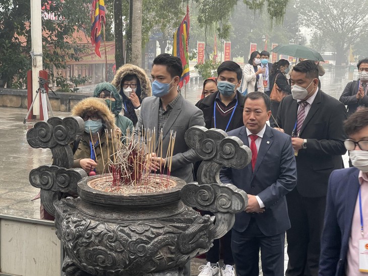 Xuân Quê Hương 2022: Đòan đại biểu kiều bào thăm Tây Thiên - Vĩnh Phúc - ảnh 2