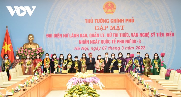 Thủ tướng Phạm Minh Chính: Phụ nữ đóng góp to lớn vào sự nghiệp đổi mới, hội nhập và phát triển đất nước - ảnh 1