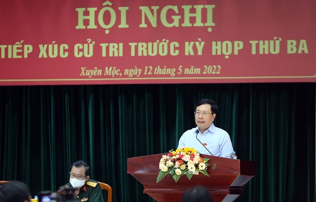 Phó Thủ tướng Thường trực Chính phủ Phạm Bình Minh tiếp xúc cử tri tại huyện Xuyên Mộc, tỉnh Bà Rịa-Vũng Tàu - ảnh 1