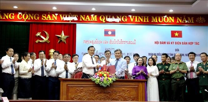 Tỉnh Quảng Bình (Việt Nam) và Savannakhet (Lào) ký kết biên bản hợp tác - ảnh 1