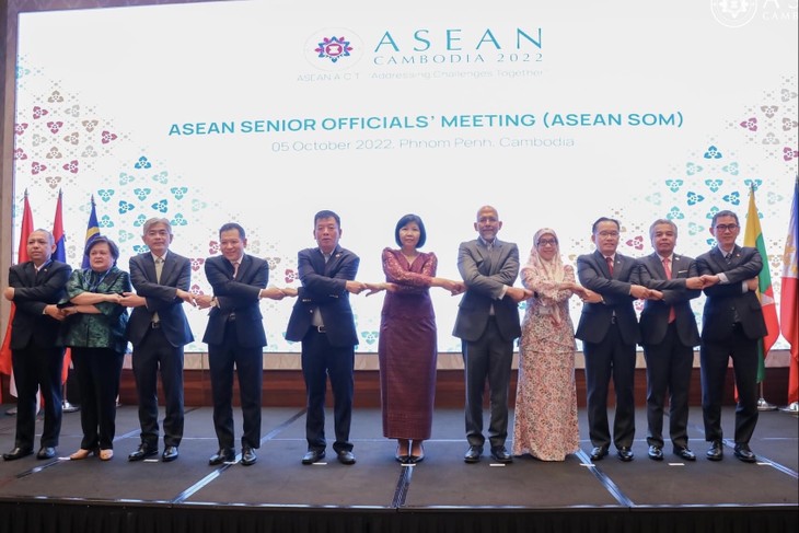 Họp trù bị cho Hội nghị Cấp cao ASEAN và các Hội nghị liên quan - ảnh 1