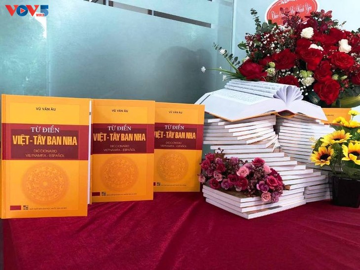 Ra mắt cuốn Từ điển Việt-Tây Ban Nha đầu tiên tại Việt Nam - ảnh 1