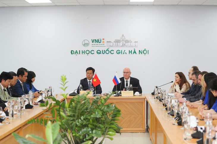 Phó Thủ tướng Liên bang Nga thăm Đại học Quốc gia Hà Nội - ảnh 1
