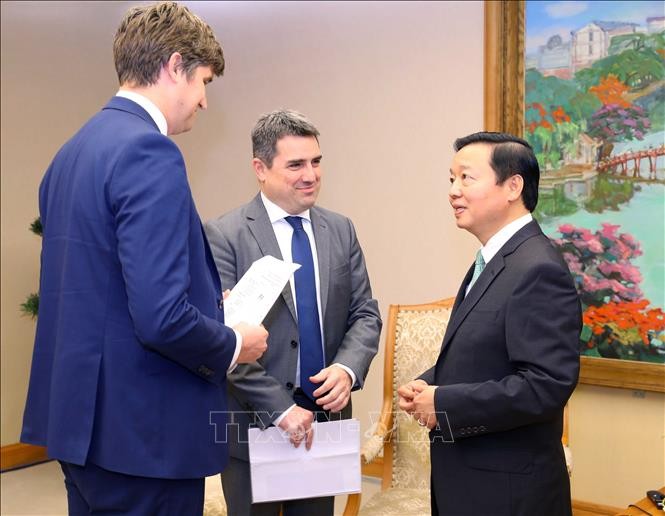 Việt Nam đề nghị EU và Anh hỗ trợ thực hiện Thỏa thuận chuyển đổi năng lượng công bằng - ảnh 1