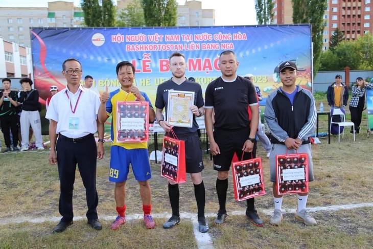 Giải bóng đá cộng đồng người Việt tại Ufa (Liên bang Nga) - ảnh 1