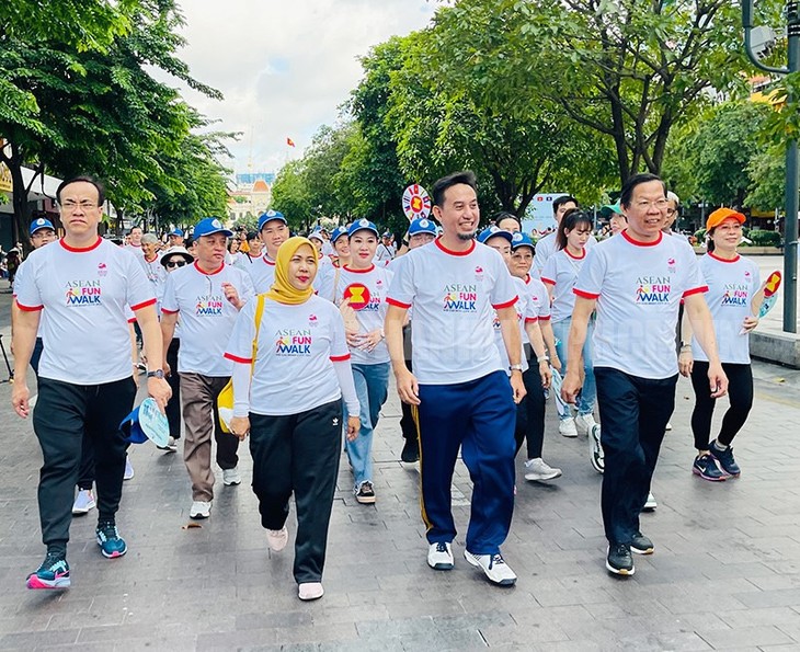 Fun Walk 2023 kỷ niệm 56 năm thành lập ASEAN - ảnh 2