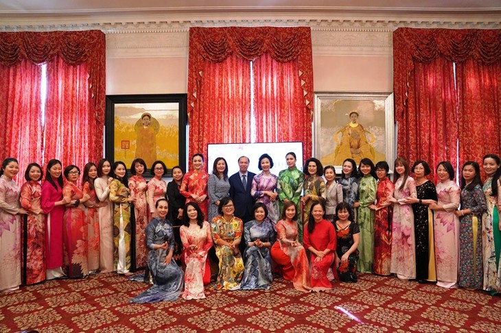 Giới thiệu tinh hoa Áo dài Việt tới bạn bè quốc tế tại Mỹ - ảnh 1