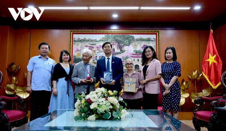 Giáo sư Trần Thanh Vân thăm Đài Tiếng nói Việt Nam - ảnh 3
