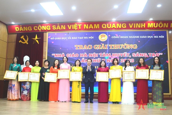 Nhiều hoạt động kỷ niệm ngày Nhà giáo Việt Nam  - ảnh 1