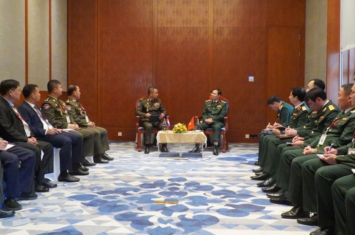Thắt chặt quan hệ hợp tác quốc phòng Việt Nam - Lào - Campuchia - ảnh 2