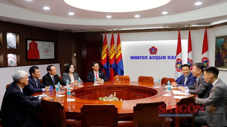 Việt Nam coi trọng phát triển quan hệ hữu nghị truyền thống với Mông Cổ - ảnh 1