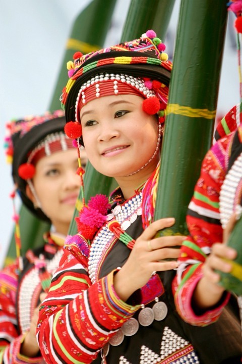 Busana wanita etnis minoritas daerah pegunungan di Vietnam Utara - ảnh 4