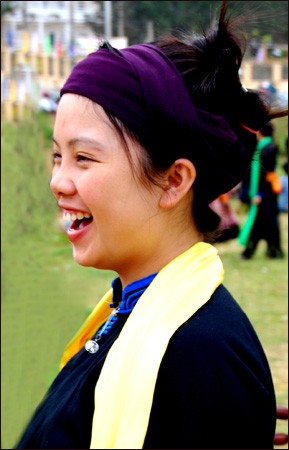 Busana wanita etnis minoritas daerah pegunungan di Vietnam Utara - ảnh 6
