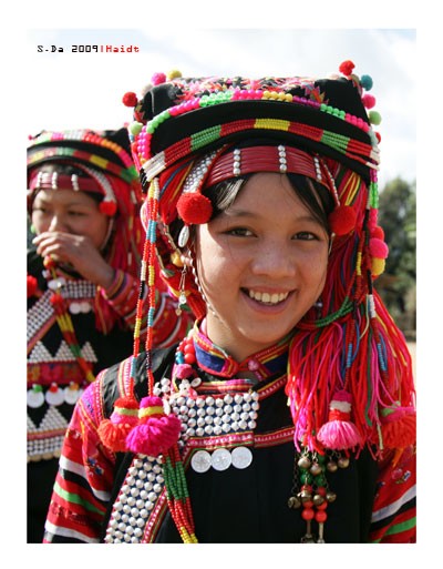 Busana wanita etnis minoritas daerah pegunungan di Vietnam Utara - ảnh 13