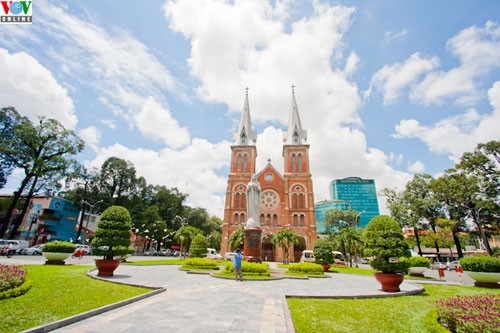 Gereja Duc Ba (Ibu Maria) di kota Ho Chi Minh (Vietnam Selatan) - ảnh 1