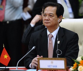 Vietnam memberikan sumbangan yang aktif untuk membangun komunitas ASEAN - ảnh 2
