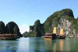 Teluk Halong Vietnam adalah salah satu diantara lima sorga tropis di Asia - ảnh 1