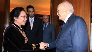 Walpres Vietnam Nguyen Thi Doan melakukan kunjungan kehormatan kepada Presiden Yunani - ảnh 1