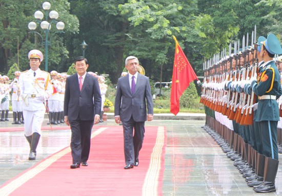 Presiden Republik Armenia Serzh Sargyan melakukan kunjungan resmi di Vietnam - ảnh 1