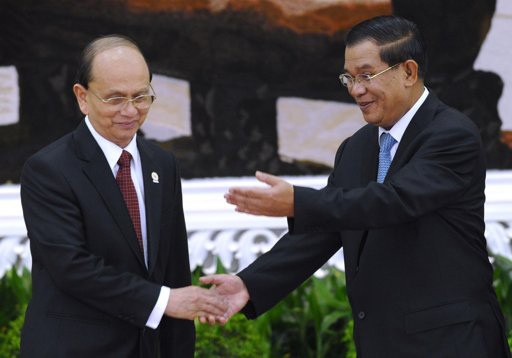 Presiden Thein Sein memberikan apresiasi terhadap  negara-negara ASEAN yang berseru kepada masyarakat internasional supaya menghapuskan sanksi terhadap Myanmar - ảnh 1