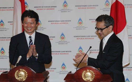 Indonesia dan Jepang mendukung pemecahan secara damai masalah Laut Timur - ảnh 1