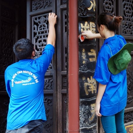 Asosiasi relawan “Menyalakan api hati” dengan obyek wisata Huong Son. - ảnh 8