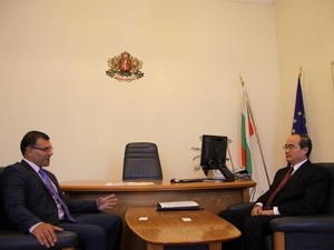 Deputy PM Nguyen Thien Nhan melakukan pembicaraan dengan deputy PM Bulgaria Simeon Diankov - ảnh 1