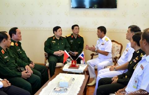 Delegasi Menteri Pertahanan Kerajaan Thailand melakukan kunjungan di Vietnam - ảnh 1