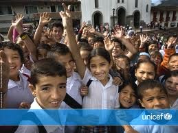 Dana anak-anak PBB terus memberikan bantuan kepada anak-anak penyandang cacad - ảnh 1