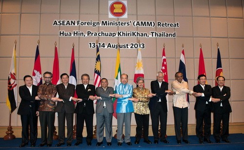 Pertemuan tertutup Menteri Luar Negeri ASEAN di Thailand berakhir - ảnh 1
