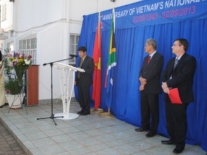 Memperingati Hari Nasional Vietnam di AS dan Afrika Selatan - ảnh 1