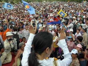  Faksi oposisi Kamboja melakukan demonstrasi tanpa kekerasan untuk menentang hasil pemilihan - ảnh 1
