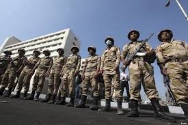 Tentara Mesir bentrok dengan pendukung Ikhwanul Muslimin di Sinai - ảnh 1