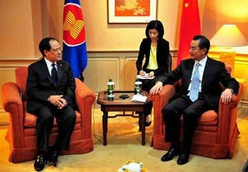 Mengembangkan hubungan kerjasama ASEAN-Tiongkok menjadi intensif - ảnh 1