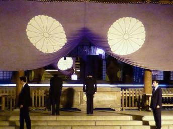 Menteri Jepang ke-2 berziarah kepada kuil Yasukuni - ảnh 1
