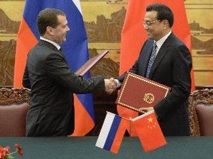Tiongkok dan Rusia menandatangani 21 naskah kerjasama bilateral - ảnh 1