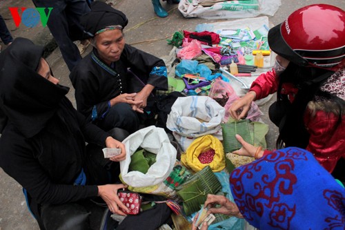Pasar di daerah pegunungan Hoang Su Phi - ảnh 3