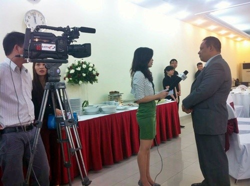 KBRI di Vietnam mengadakan  jumpa pers periodik - ảnh 3