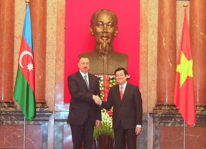 Presiden Azerbaijan mengakhiri dengan baik kunjungan kenegaraan di Vietnam - ảnh 1