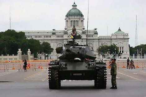 Opini umum internasional merasa cemas akan  kudeta militer di Thailand - ảnh 1