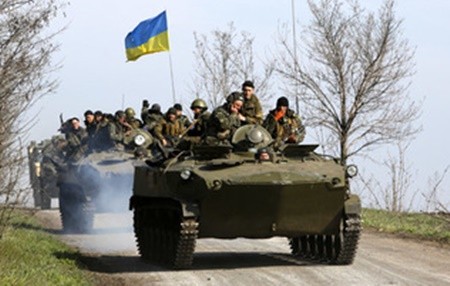 Tentara Ukraina membuka operasi serangan besar di bagian Timur - ảnh 1