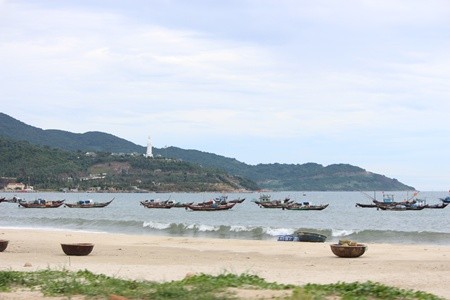 Keindahan daerah pantai My Khe, kota Da Nang pada musim panas 2014 - ảnh 1