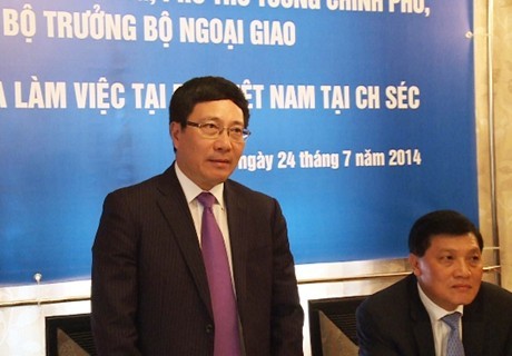 Deputi PM, Menlu Pham Binh Minh melakukan kunjungan resmi di Republik Czech - ảnh 1