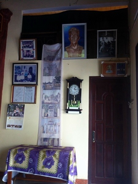 Mengunjungi rumah Pahlawan yang gugur Nguyen Van Troi - ảnh 7