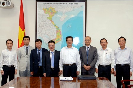 PM Nguyen Tan Dung menerima kelompok dialog pendidikan - ảnh 1