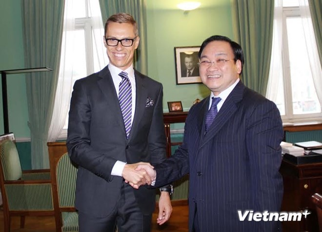 Deputi Perdana Menteri Hoang Trung Hai melakukan kunjungan kerja di Republik Finlandia - ảnh 1