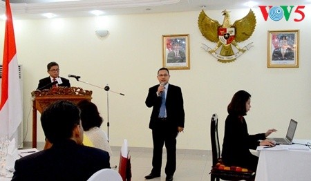 Kedutaan Besar Indonesia di Vietnam mengadakan jumpa pers “Media Informal Gathering”  - ảnh 6