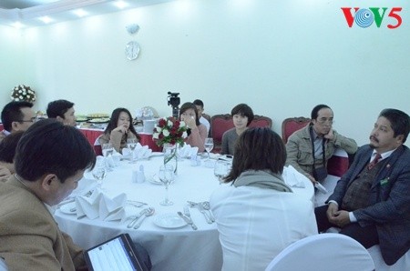 Kedutaan Besar Indonesia di Vietnam mengadakan jumpa pers “Media Informal Gathering”  - ảnh 9