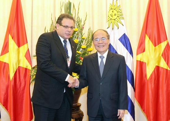 Ketua Majelis Rendah Republik Timur  Uruguay mengakhiri dengan baik kunjungan resmi di Vietnam - ảnh 1